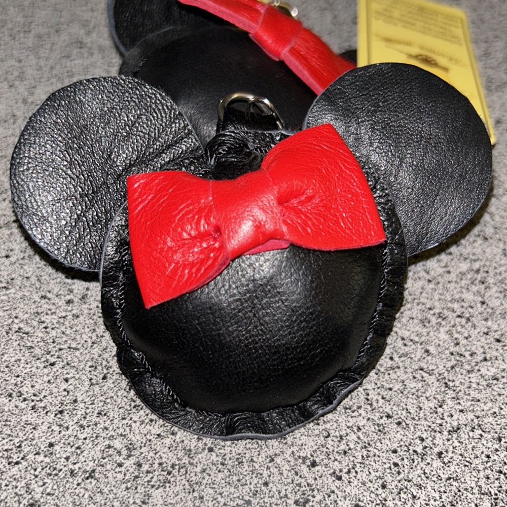 NWT Minnie Mouse genuine leather keychain